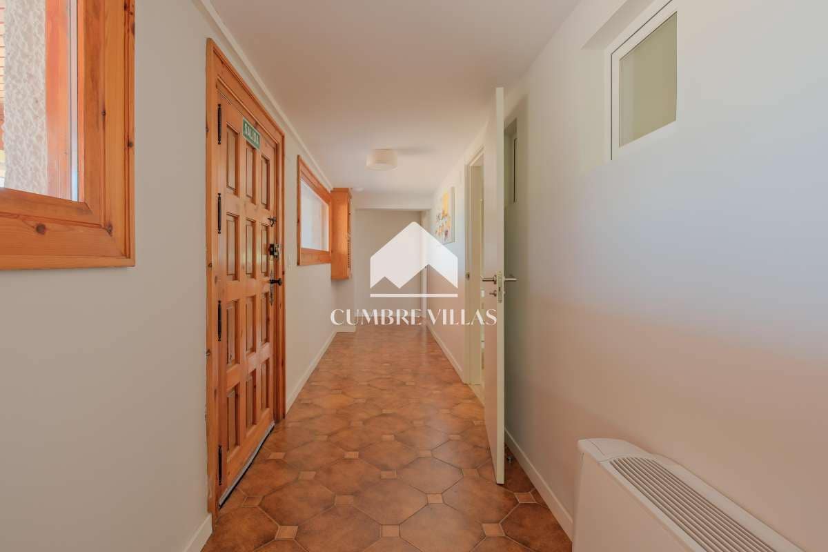 7 soveværelse Villa til salg i Gojar med swimmingpool - € 1.550.000 (Ref: 9141122)