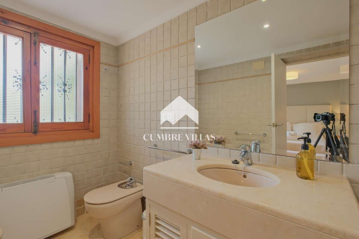 7 soveværelse Villa til salg i Gojar med swimmingpool - € 1.550.000 (Ref: 9141122)