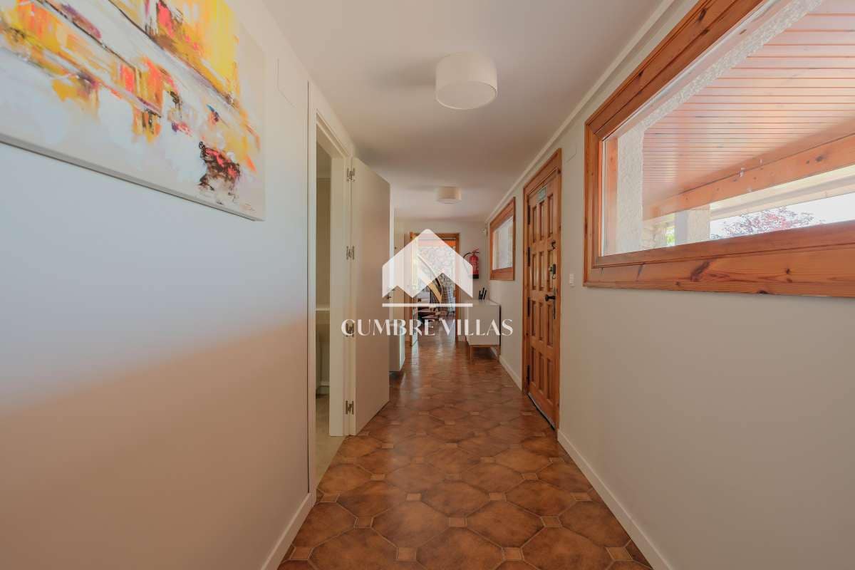 7 soveværelse Villa til salg i Gojar med swimmingpool - € 1.550.000 (Ref: 9141122)