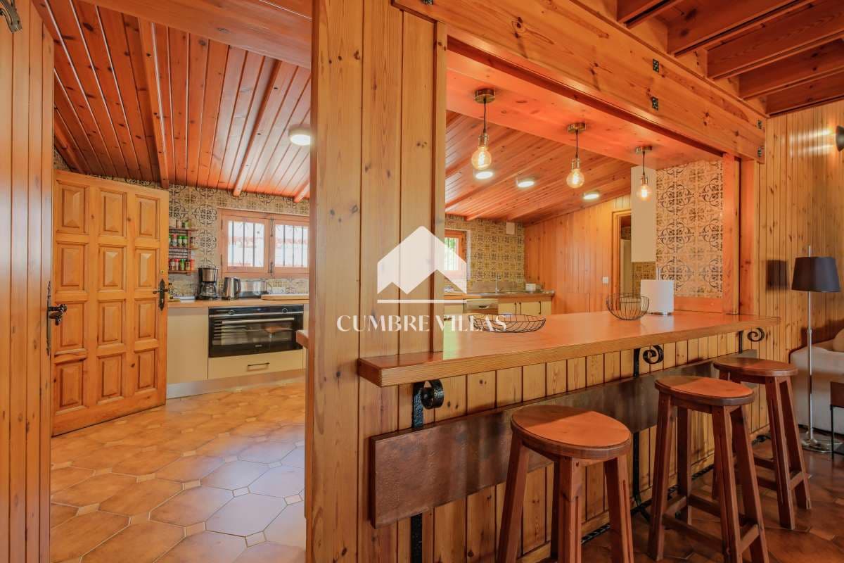 7 soveværelse Villa til salg i Gojar med swimmingpool - € 1.550.000 (Ref: 9141122)