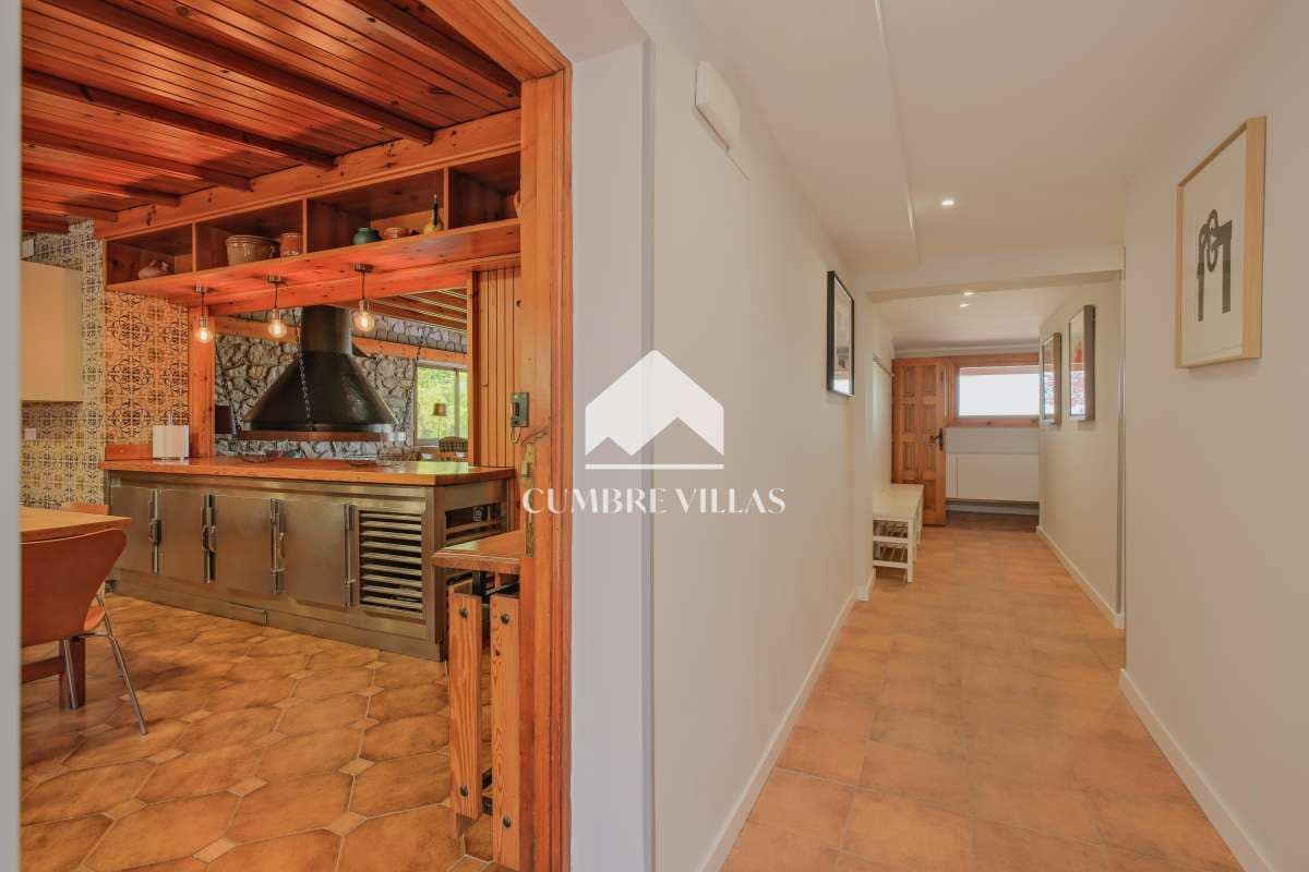 7 soveværelse Villa til salg i Gojar med swimmingpool - € 1.550.000 (Ref: 9141122)