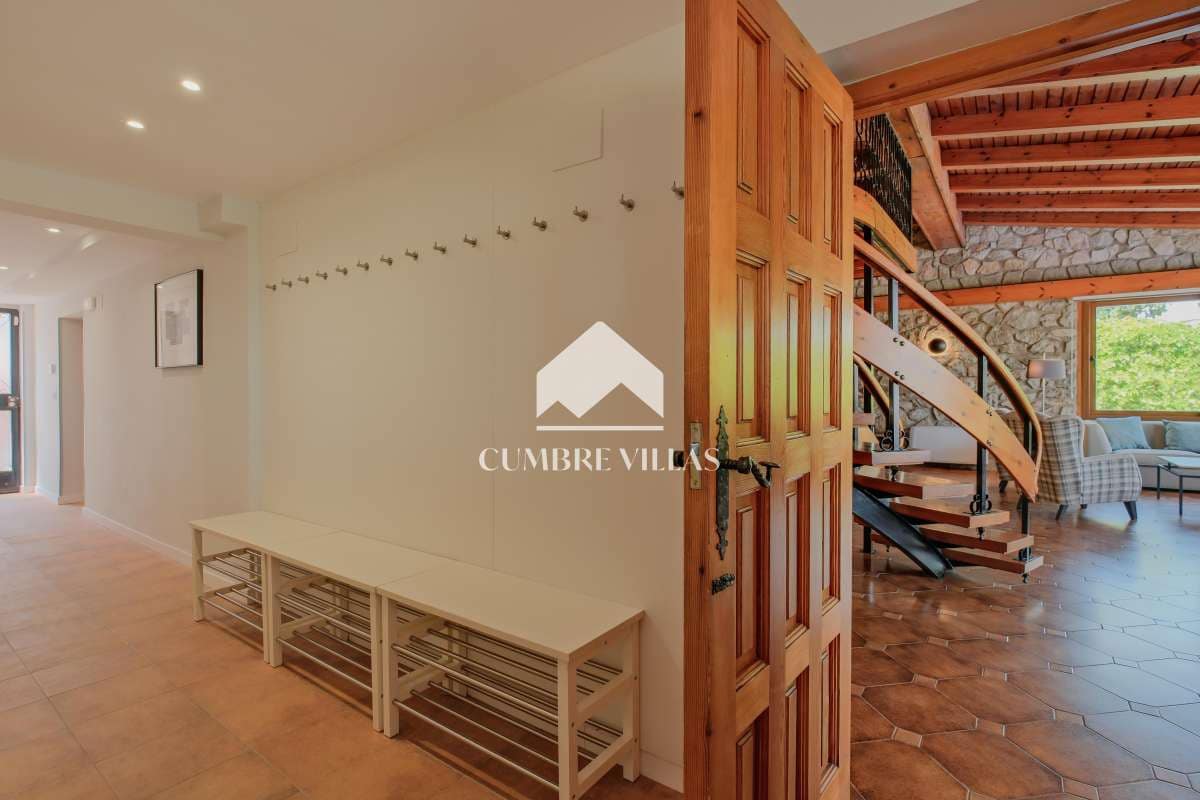 7 soveværelse Villa til salg i Gojar med swimmingpool - € 1.550.000 (Ref: 9141122)