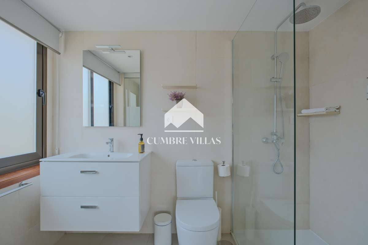 7 soveværelse Villa til salg i Gojar med swimmingpool - € 1.550.000 (Ref: 9141122)