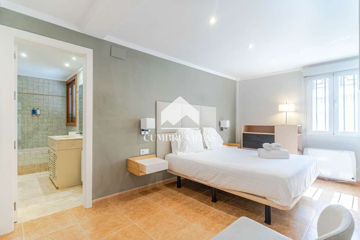 Chalet de 7 habitaciones en Gójar en venta con piscina - 1.365.000 € (Ref: 9141122)