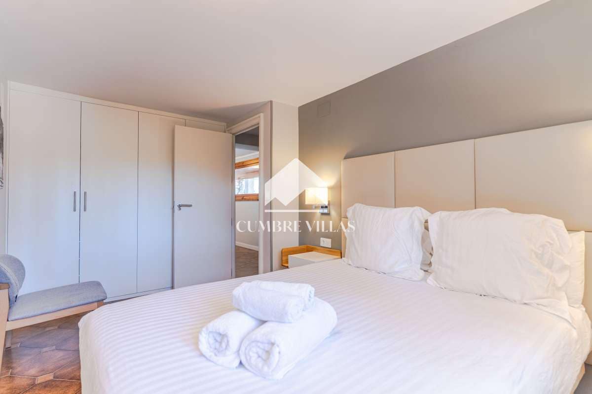 Chalet de 7 habitaciones en Gójar en venta con piscina - 1.365.000 € (Ref: 9141122)