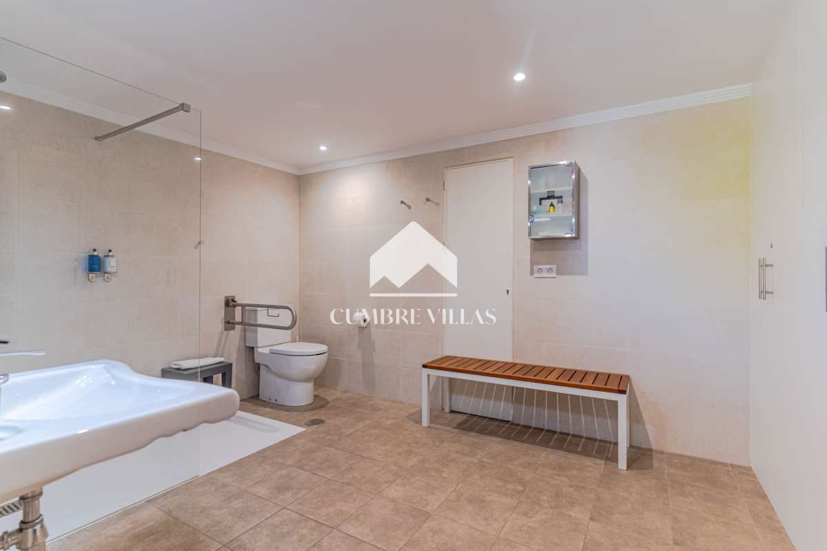 Chalet de 7 habitaciones en Gójar en venta con piscina - 1.365.000 € (Ref: 9141122)