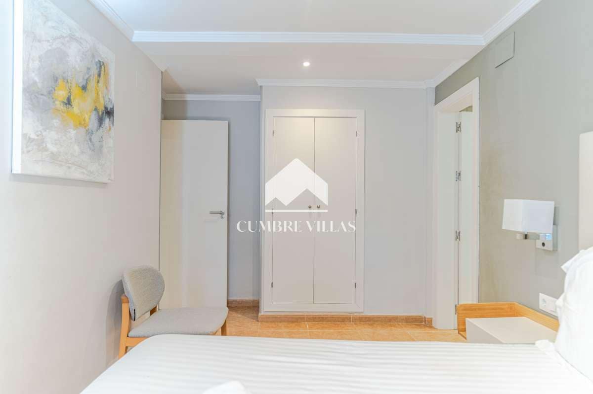 Chalet de 7 habitaciones en Gójar en venta con piscina - 1.365.000 € (Ref: 9141122)