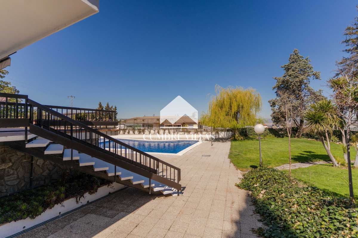 Chalet de 7 habitaciones en Gójar en venta con piscina - 1.365.000 € (Ref: 9141122)