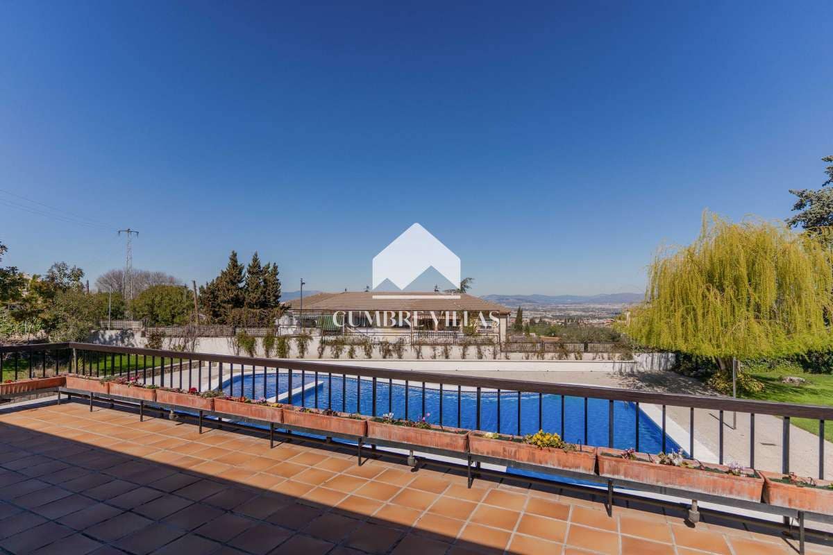 Chalet de 7 habitaciones en Gójar en venta con piscina - 1.365.000 € (Ref: 9141122)