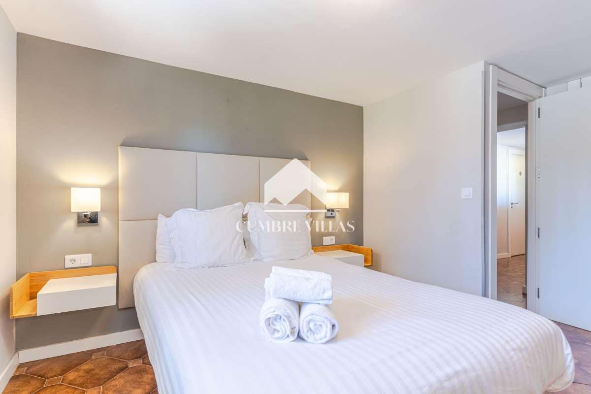 Chalet de 7 habitaciones en Gójar en venta con piscina - 1.365.000 € (Ref: 9141122)