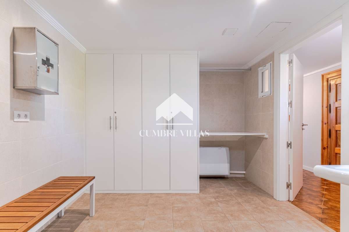 Chalet de 7 habitaciones en Gójar en venta con piscina - 1.365.000 € (Ref: 9141122)