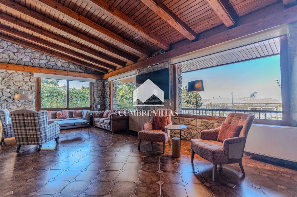 Chalet de 7 habitaciones en Gójar en venta con piscina - 1.365.000 € (Ref: 9141122)