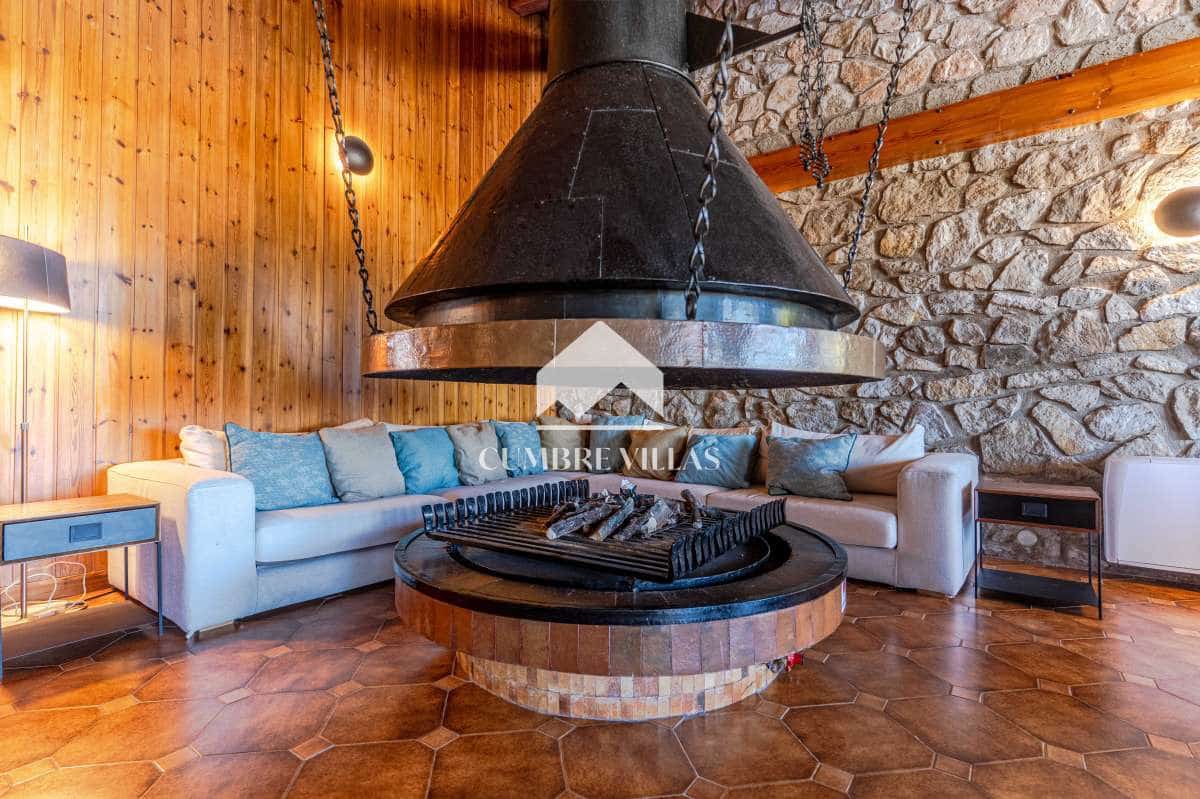 Chalet de 7 habitaciones en Gójar en venta con piscina - 1.365.000 € (Ref: 9141122)