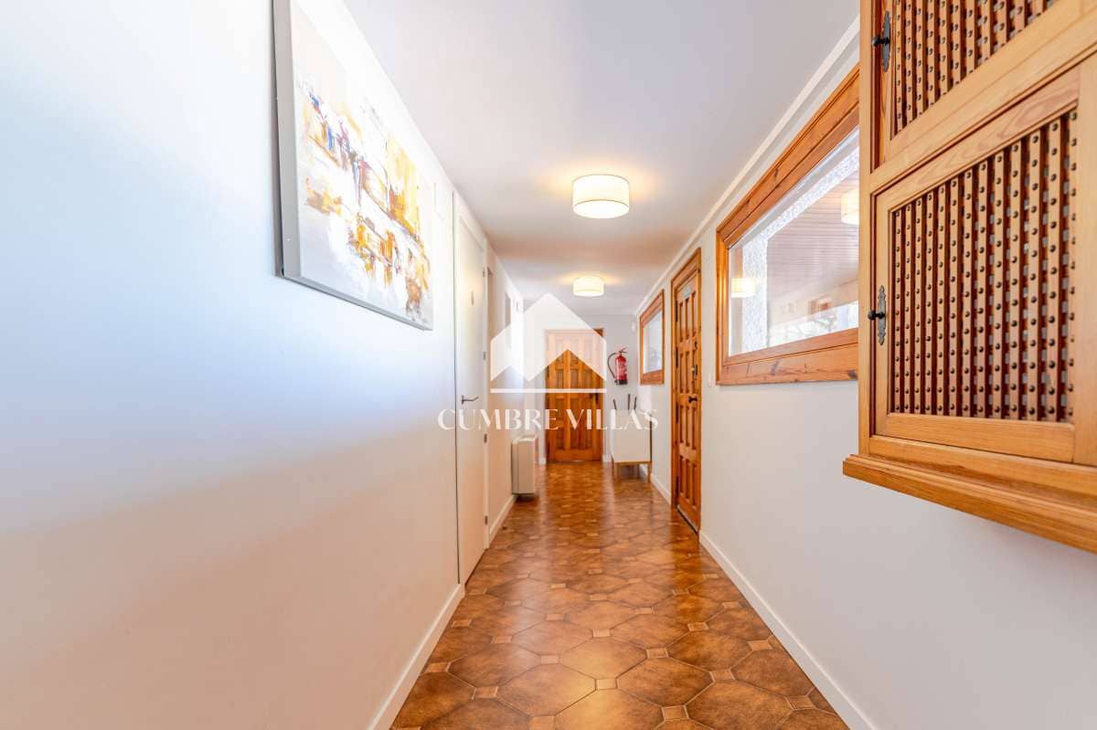 Chalet de 7 habitaciones en Gójar en venta con piscina - 1.365.000 € (Ref: 9141122)