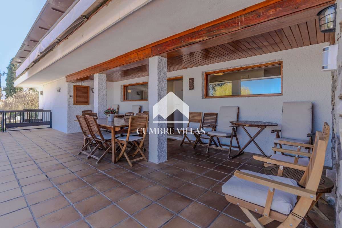 Chalet de 7 habitaciones en Gójar en venta con piscina - 1.365.000 € (Ref: 9141122)