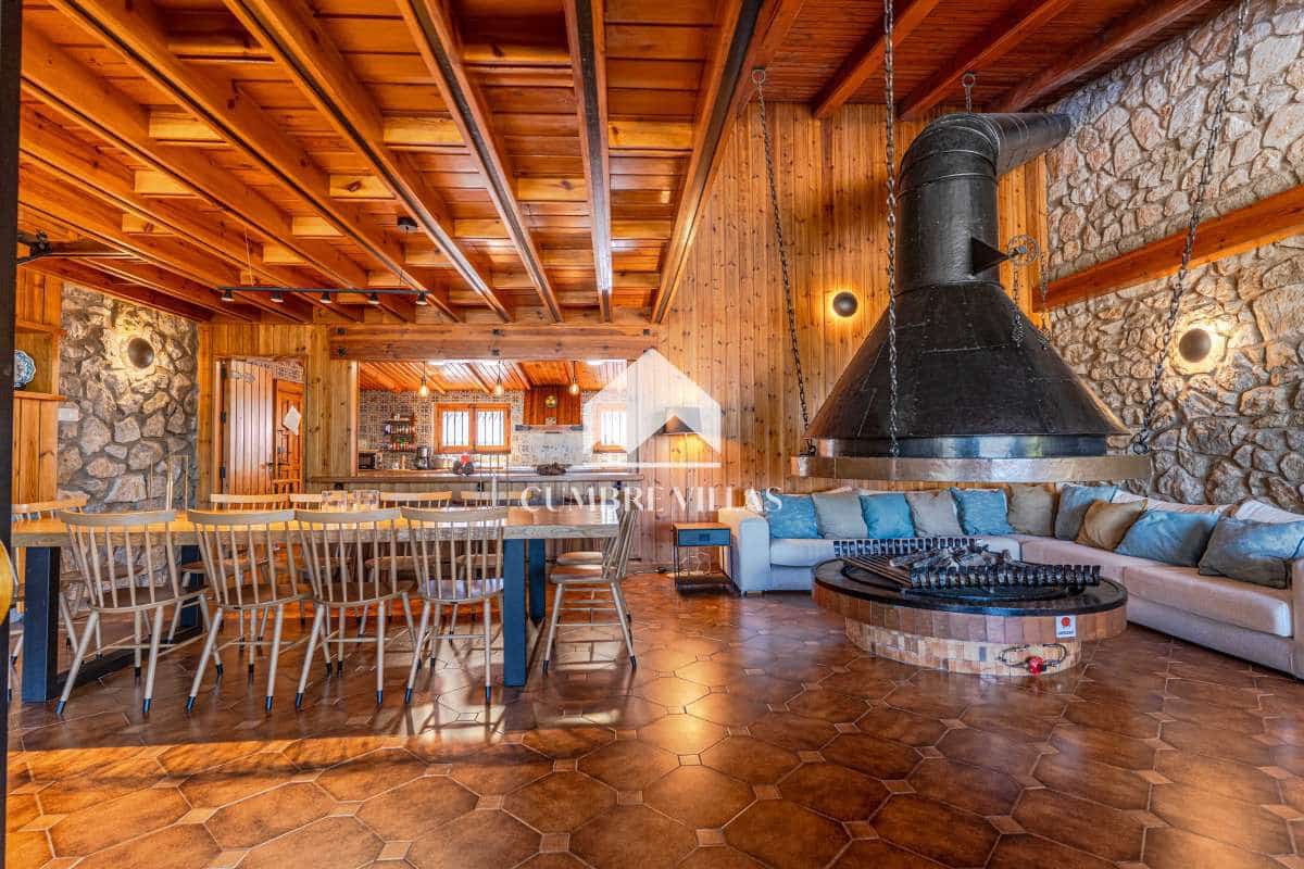 Chalet de 7 habitaciones en Gójar en venta con piscina - 1.365.000 € (Ref: 9141122)