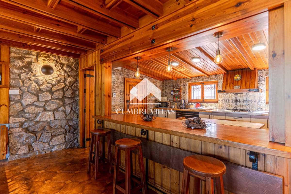 Chalet de 7 habitaciones en Gójar en venta con piscina - 1.365.000 € (Ref: 9141122)