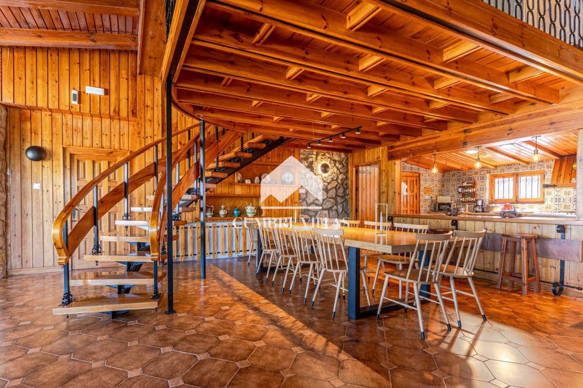 Chalet de 7 habitaciones en Gójar en venta con piscina - 1.365.000 € (Ref: 9141122)