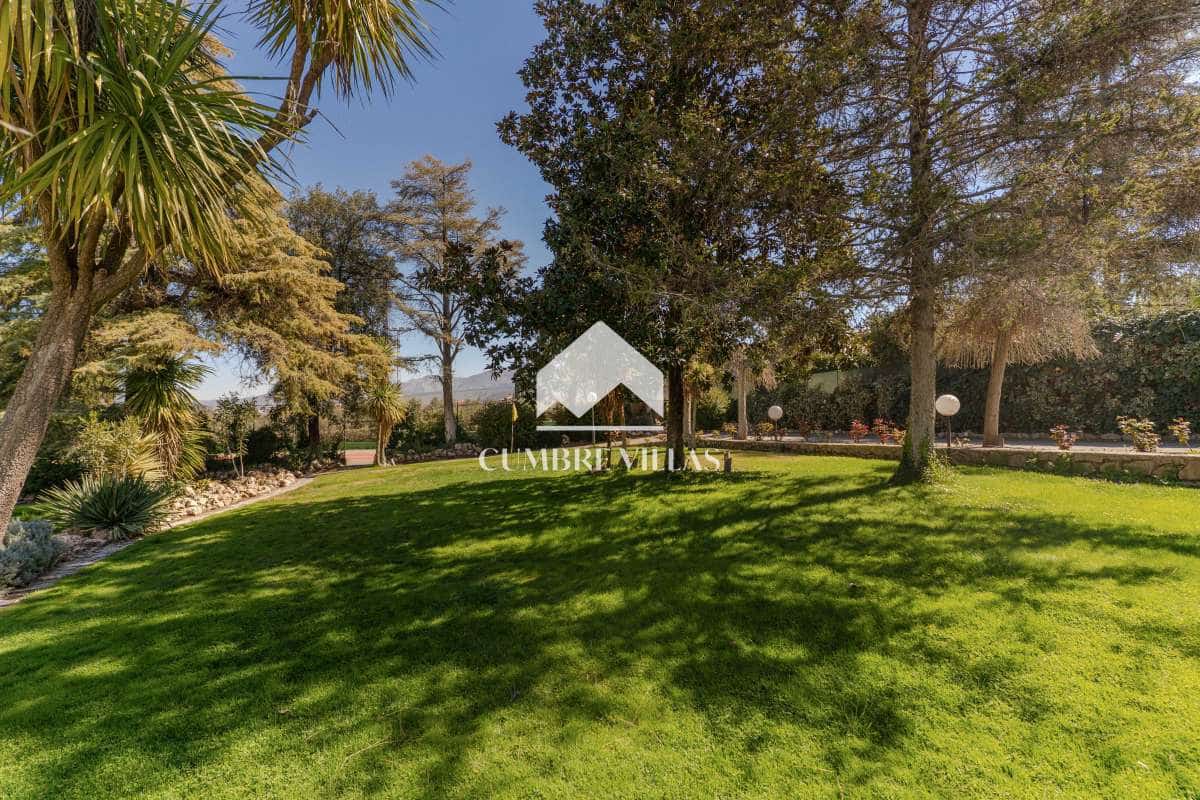 Chalet de 7 habitaciones en Gójar en venta con piscina - 1.365.000 € (Ref: 9141122)