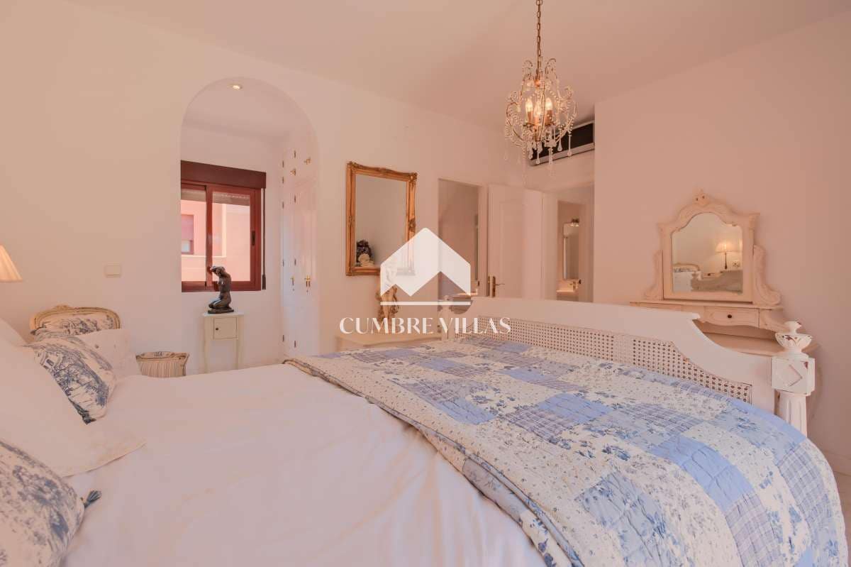 4 soveværelse Byhus til salg i Motril med swimmingpool garage - € 520.000 (Ref: 9142513)