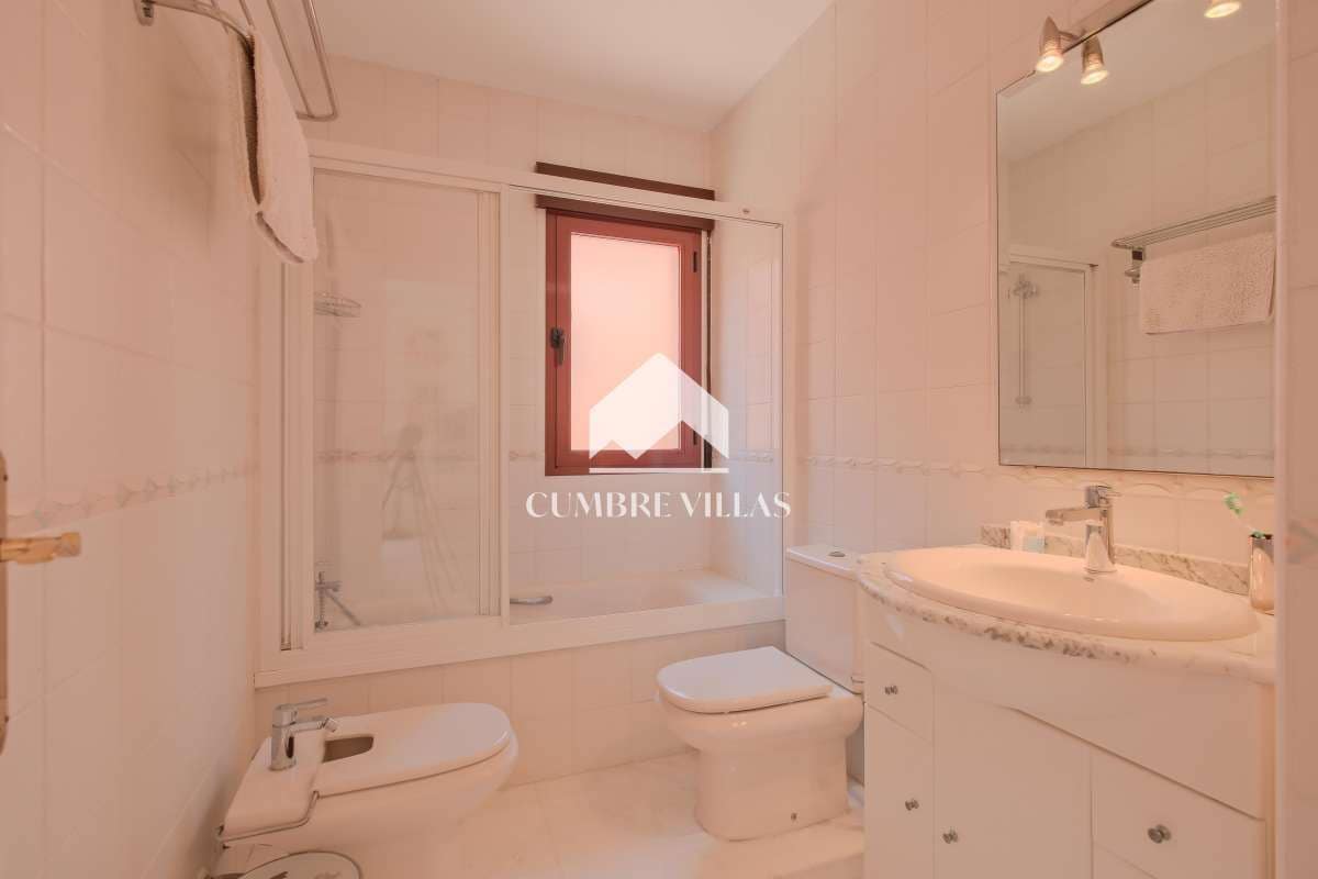 4 soveværelse Byhus til salg i Motril med swimmingpool garage - € 520.000 (Ref: 9142513)