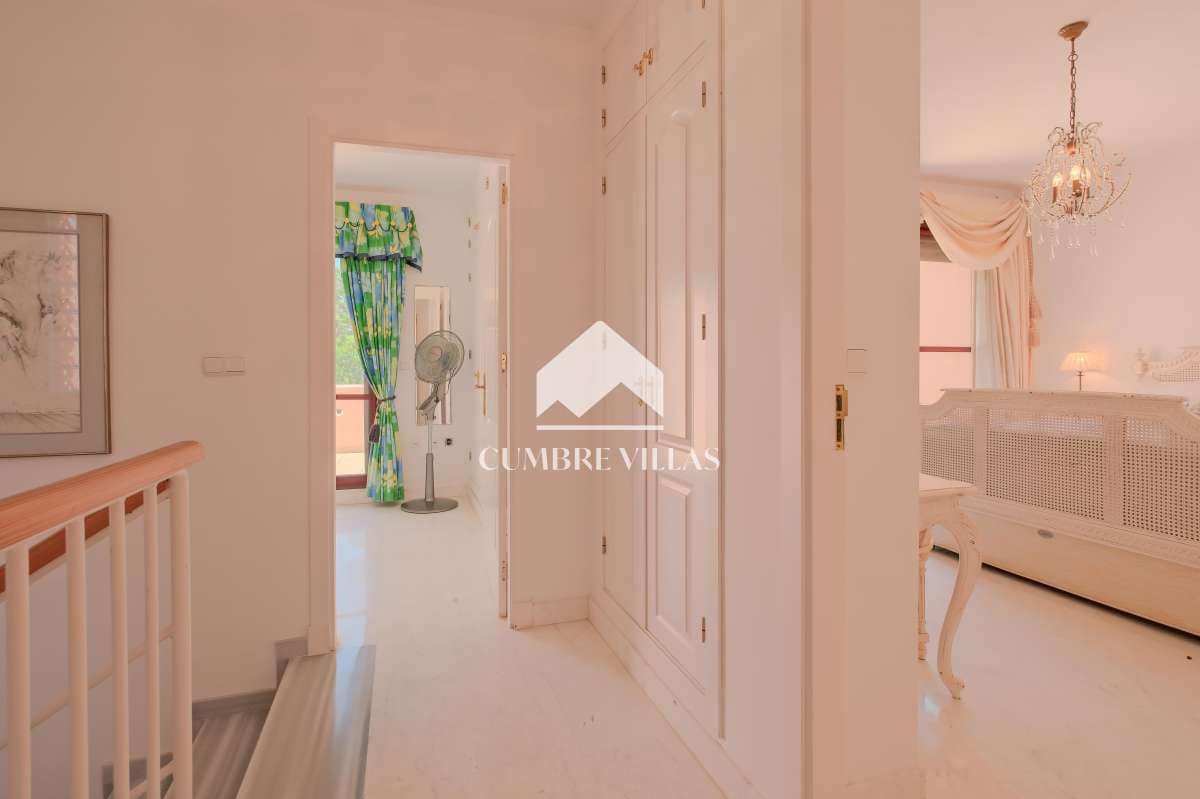 4 soveværelse Byhus til salg i Motril med swimmingpool garage - € 520.000 (Ref: 9142513)