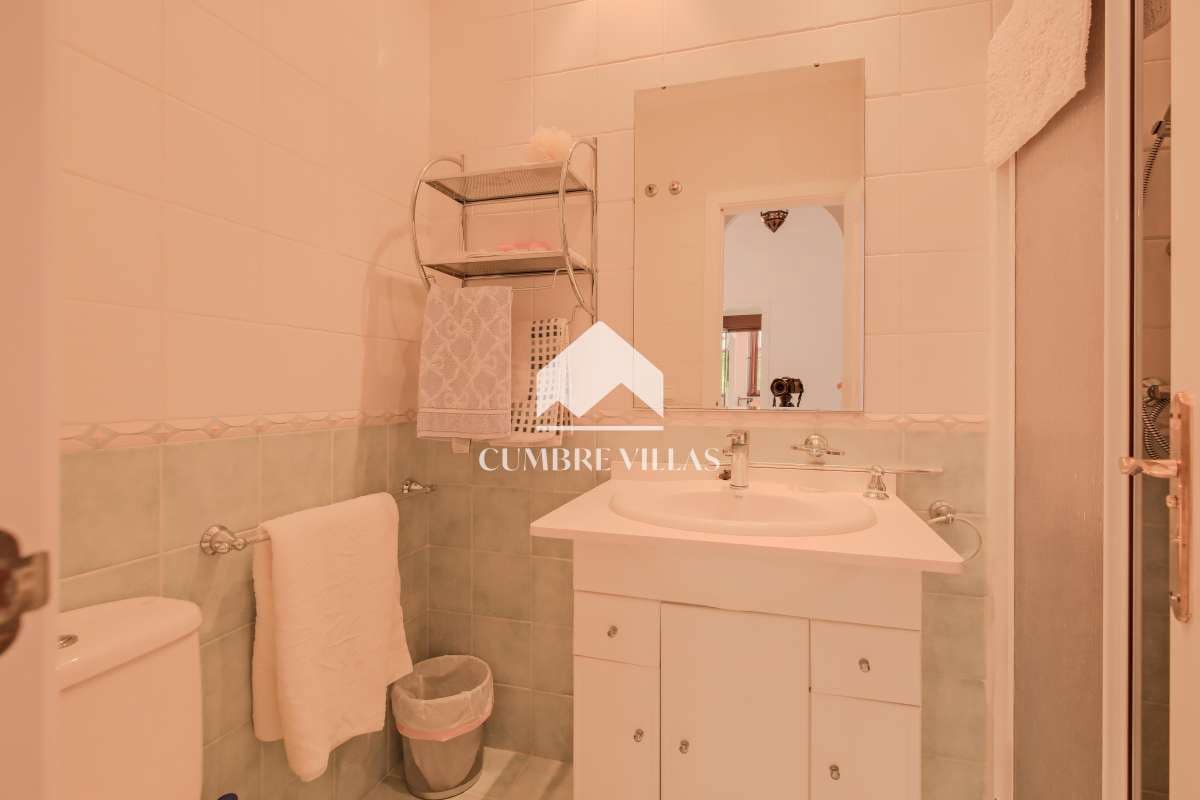 4 soveværelse Byhus til salg i Motril med swimmingpool garage - € 520.000 (Ref: 9142513)