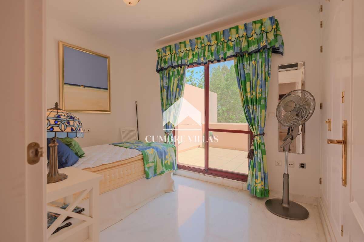 4 soveværelse Byhus til salg i Motril med swimmingpool garage - € 520.000 (Ref: 9142513)