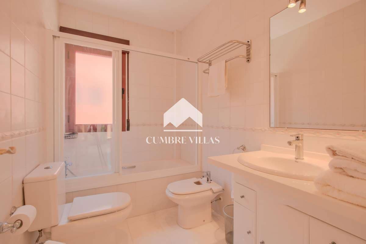 4 soveværelse Byhus til salg i Motril med swimmingpool garage - € 520.000 (Ref: 9142513)