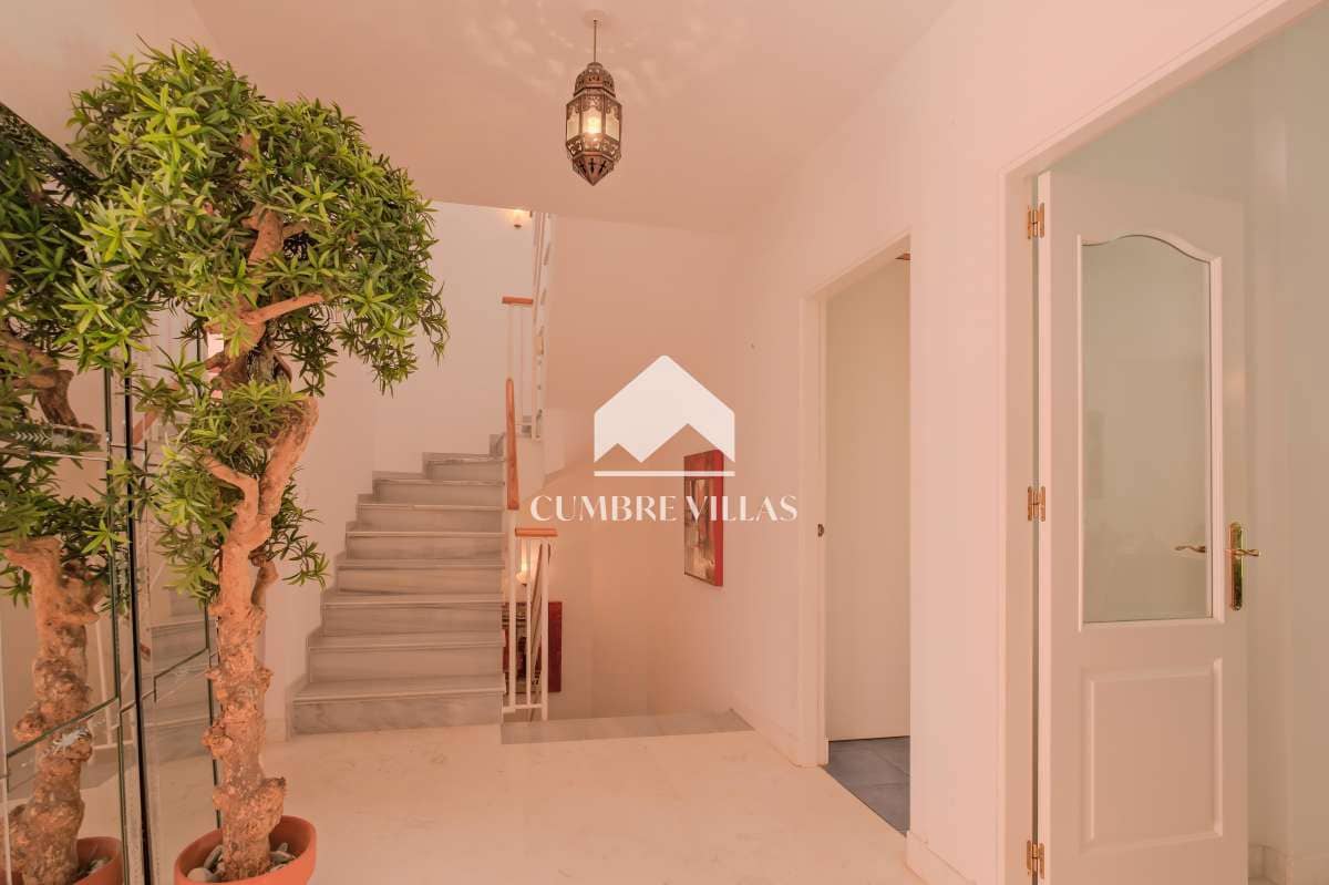 4 soveværelse Byhus til salg i Motril med swimmingpool garage - € 520.000 (Ref: 9142513)