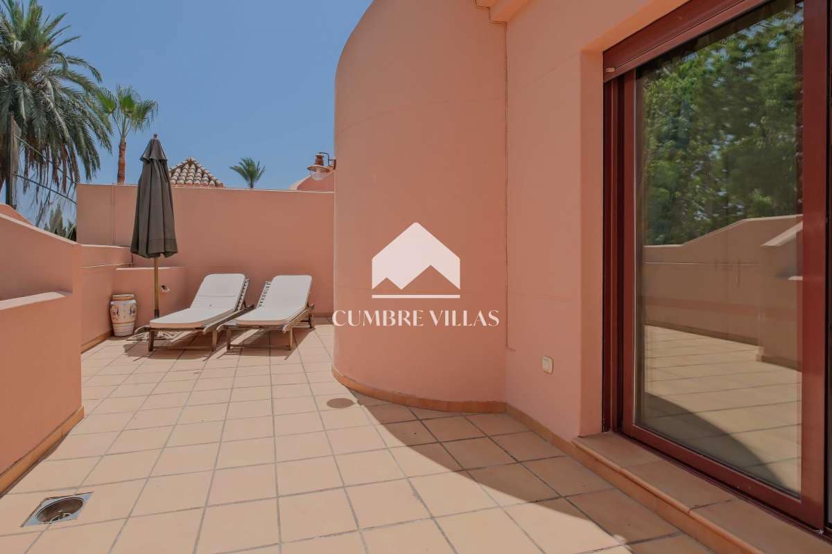 4 soveværelse Byhus til salg i Motril med swimmingpool garage - € 520.000 (Ref: 9142513)