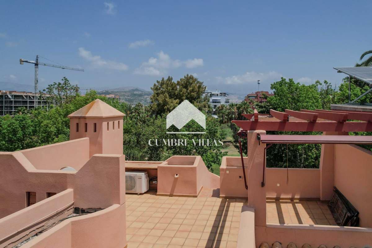 4 soveværelse Byhus til salg i Motril med swimmingpool garage - € 520.000 (Ref: 9142513)