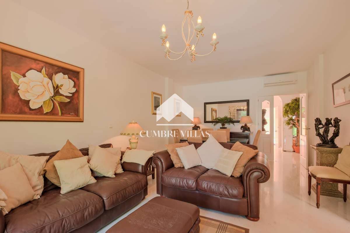 4 soveværelse Byhus til salg i Motril med swimmingpool garage - € 520.000 (Ref: 9142513)