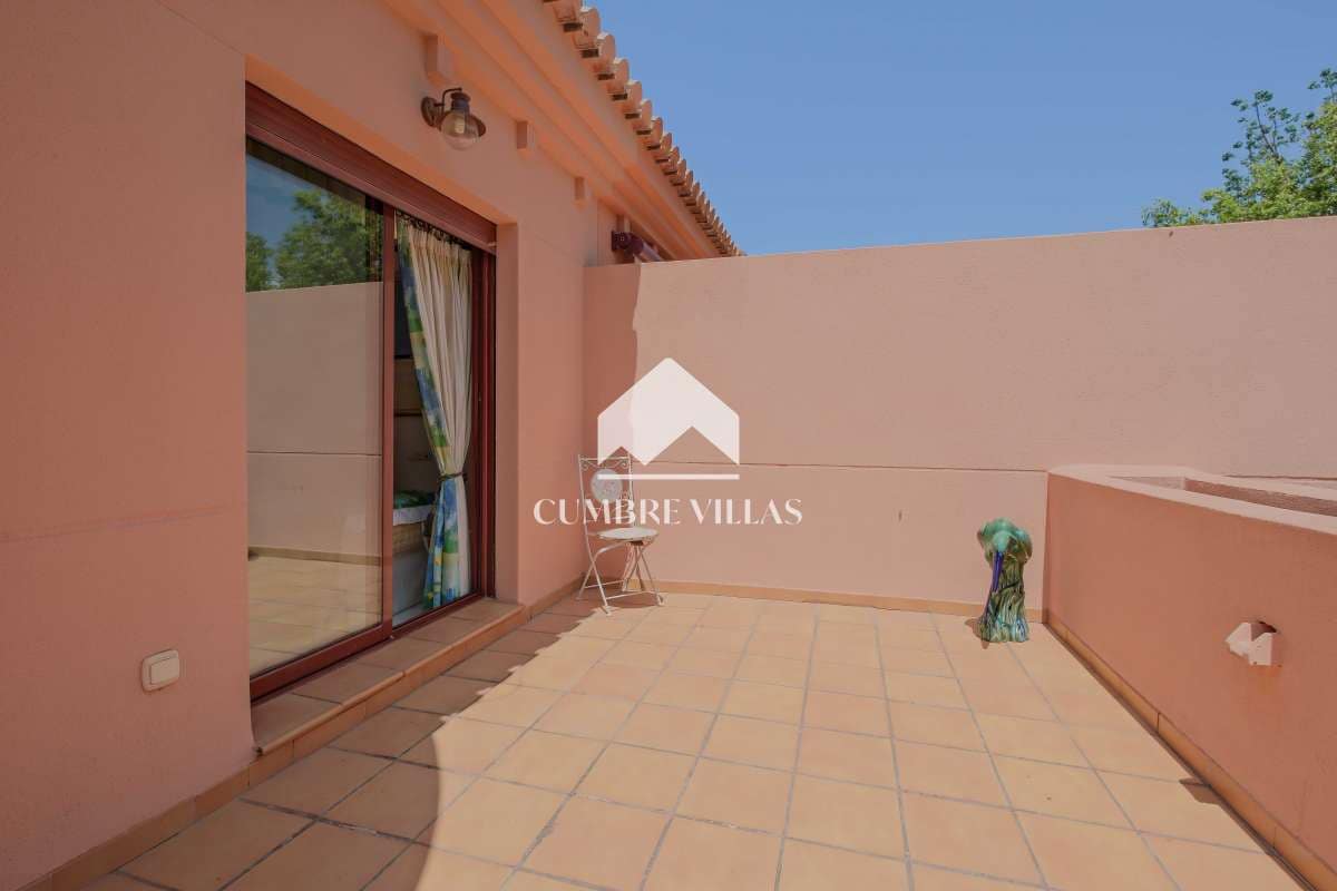 4 soveværelse Byhus til salg i Motril med swimmingpool garage - € 520.000 (Ref: 9142513)