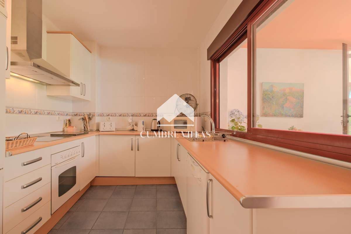 4 soveværelse Byhus til salg i Motril med swimmingpool garage - € 520.000 (Ref: 9142513)