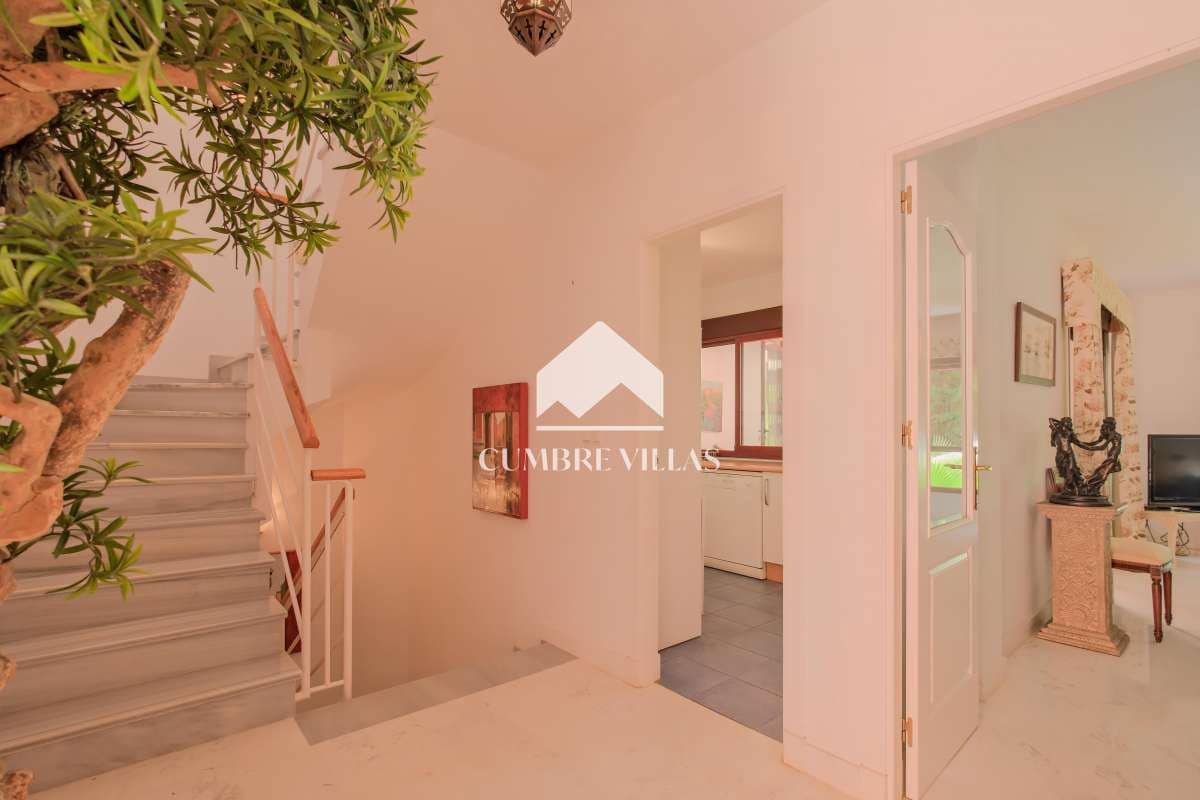 4 soveværelse Byhus til salg i Motril med swimmingpool garage - € 520.000 (Ref: 9142513)