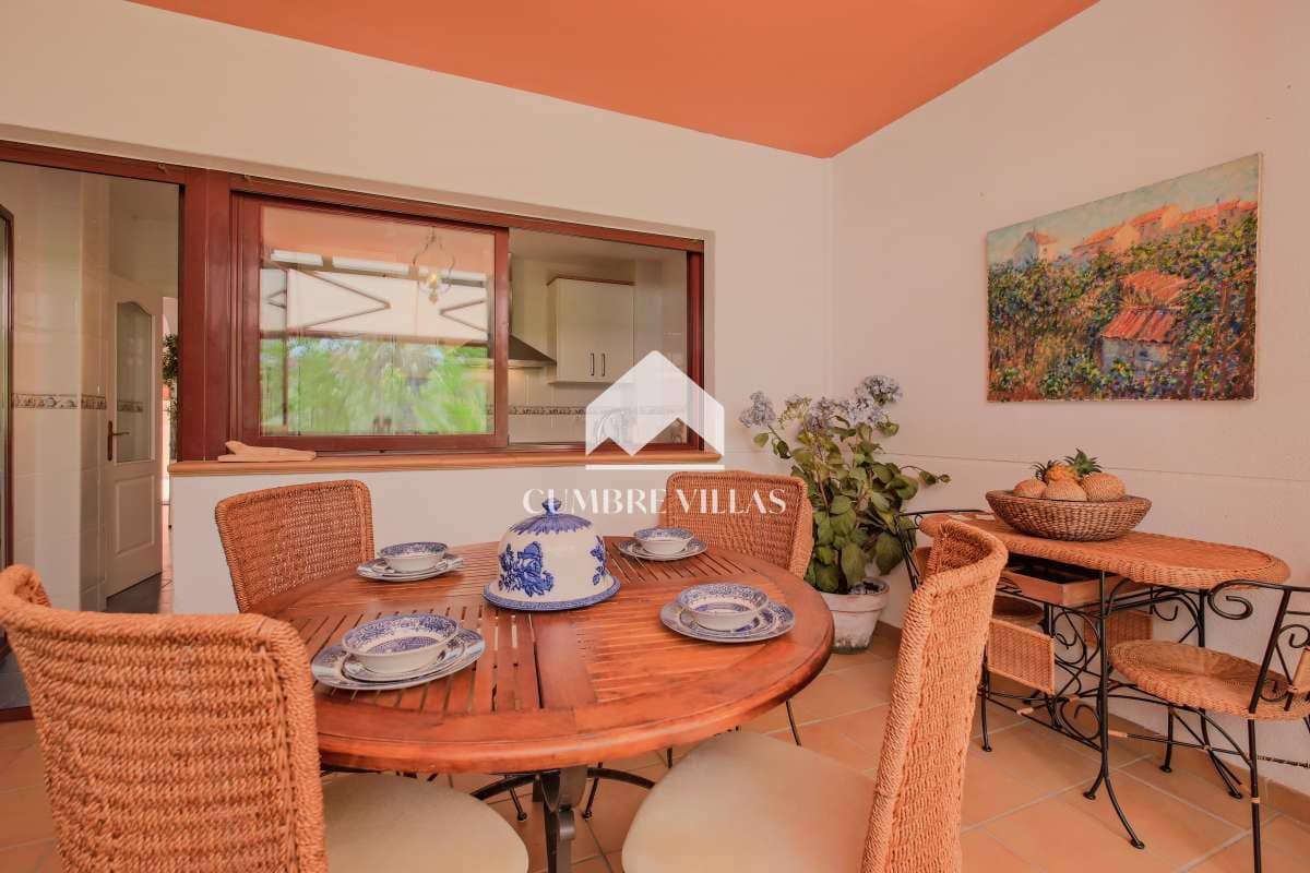 4 soveværelse Byhus til salg i Motril med swimmingpool garage - € 520.000 (Ref: 9142513)