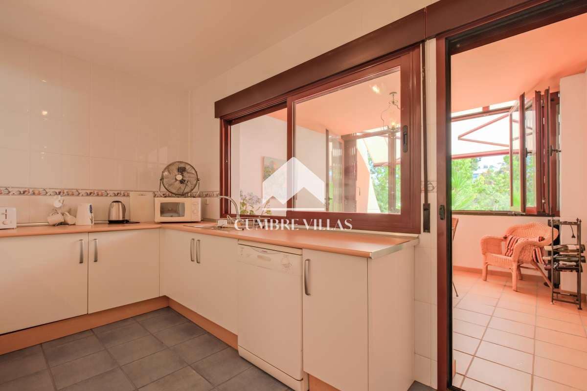 4 soveværelse Byhus til salg i Motril med swimmingpool garage - € 520.000 (Ref: 9142513)