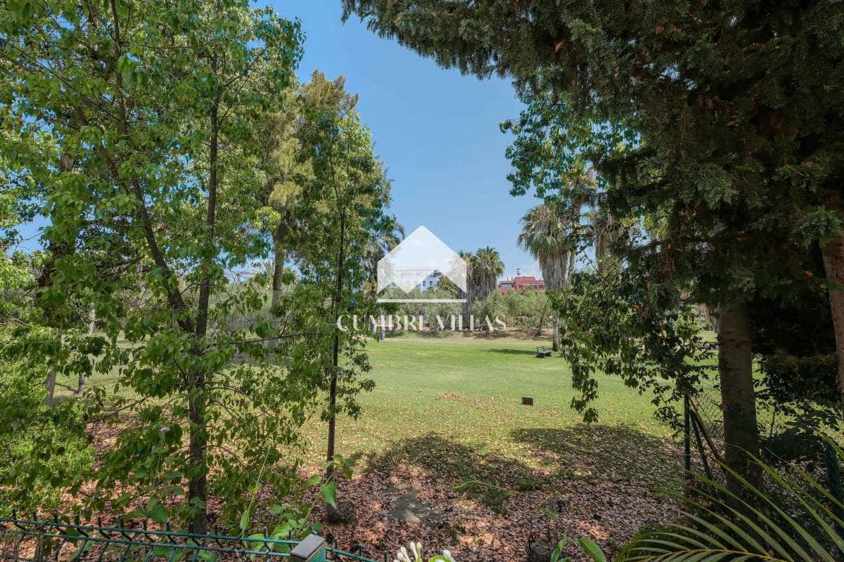 4 soveværelse Byhus til salg i Motril med swimmingpool garage - € 520.000 (Ref: 9142513)