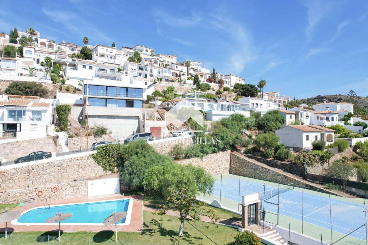 2 soveværelse Villa til salg i Salobrena med swimmingpool garage - € 799.000 (Ref: 9182038)