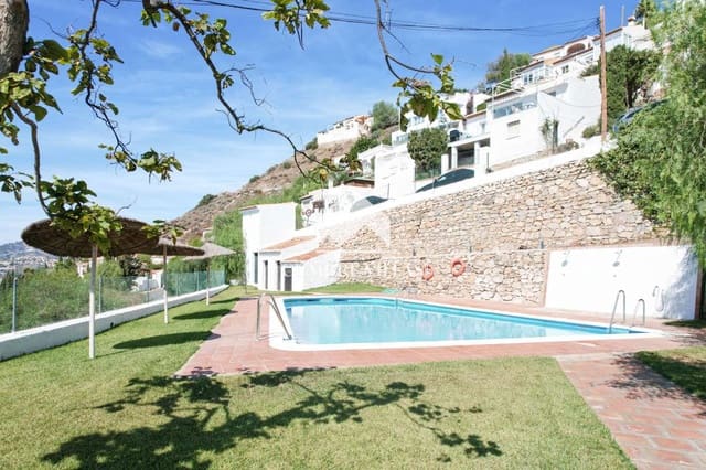 2 slaapkamer Villa te koop in Salobreña met zwembad garage - € 799.000 (Ref: 9182038)