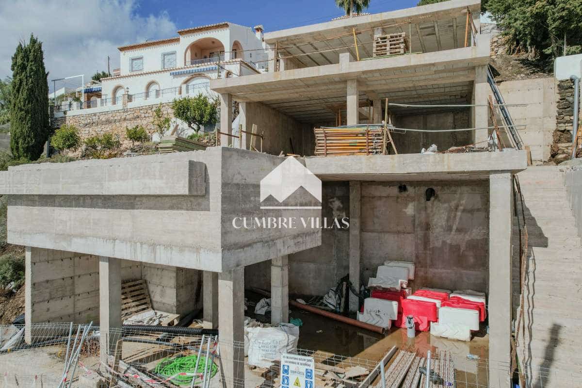 2 makuuhuone Huvila myytävänä paikassa Salobrena mukana uima-altaan 
autotalli - 690 000 € (Ref: 9182038)