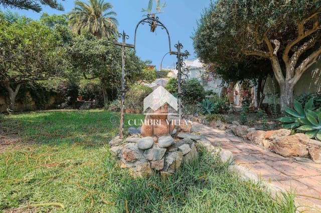 3 soverom Villa til salgs i Salobreña med svømmebasseng garasje - € 455 000 (Ref: 9197361)