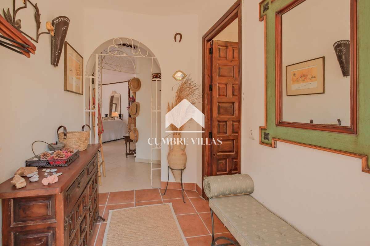 3 soveværelse Villa til salg i Salobrena med swimmingpool garage - € 455.000 (Ref: 9197361)