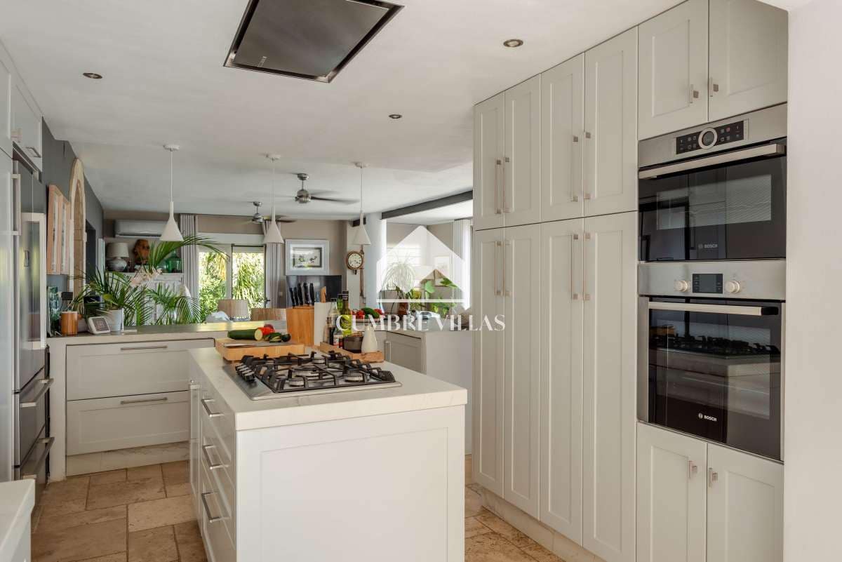 4 soveværelse Villa til salg i Salobrena med swimmingpool garage - € 1.295.000 (Ref: 9232002)