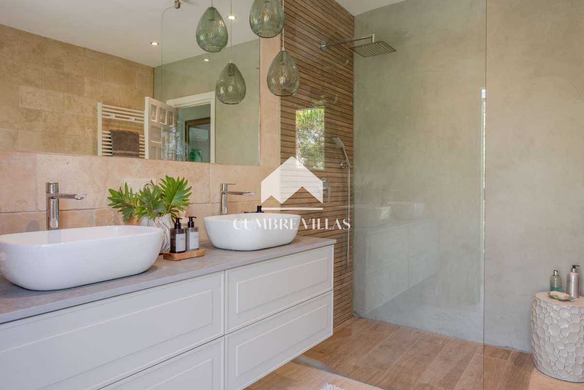 4 soveværelse Villa til salg i Salobrena med swimmingpool garage - € 1.295.000 (Ref: 9232002)