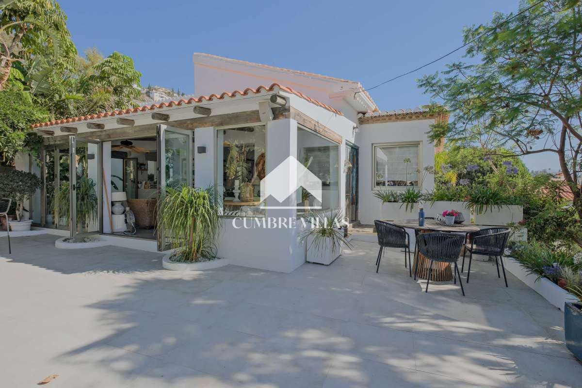 4 soveværelse Villa til salg i Salobrena med swimmingpool garage - € 1.295.000 (Ref: 9232002)