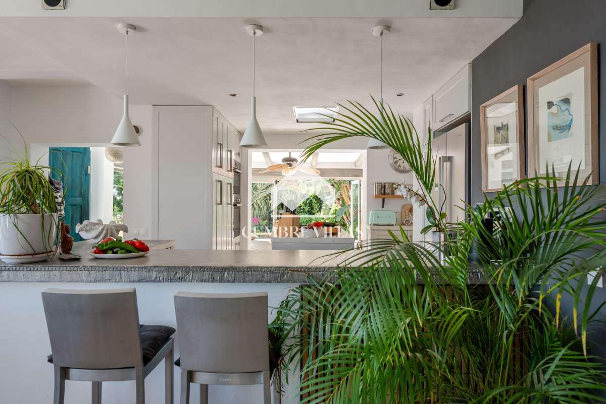 4 soveværelse Villa til salg i Salobrena med swimmingpool garage - € 1.295.000 (Ref: 9232002)