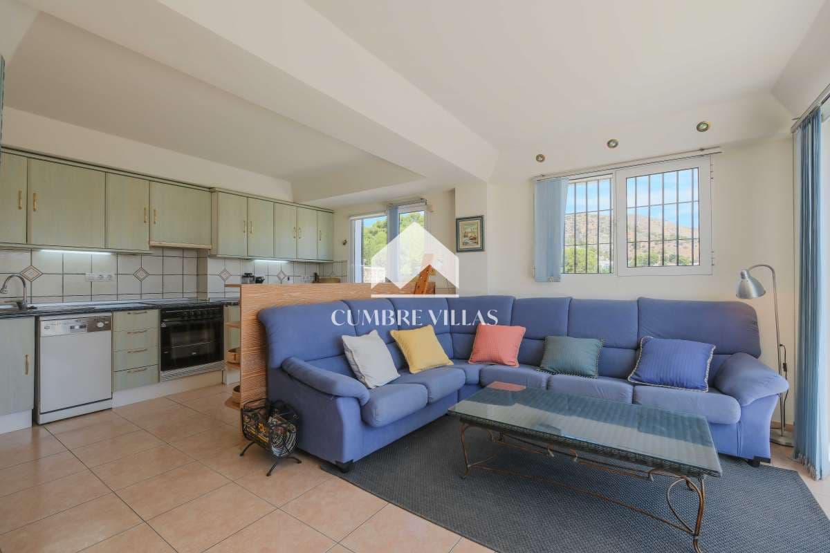 5 soveværelse Villa til salg i La Herradura med swimmingpool - € 450.000 (Ref: 9246199)