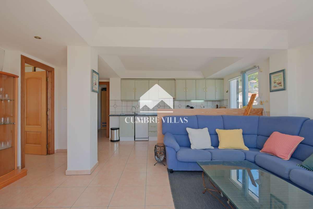 5 soveværelse Villa til salg i La Herradura med swimmingpool - € 450.000 (Ref: 9246199)